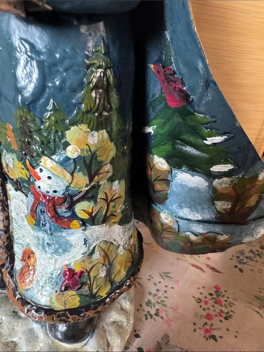 Vintage 2001 Holiday Elegance MSI Irving hand-painted Santa figure